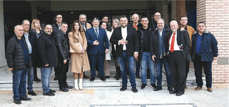 Χριστουγεννιάτικες ευχές αντάλλαξε ο Σπύρος Βρεττός με τους εργαζόμενους του ∆ήμου και των νομικών προσώπων