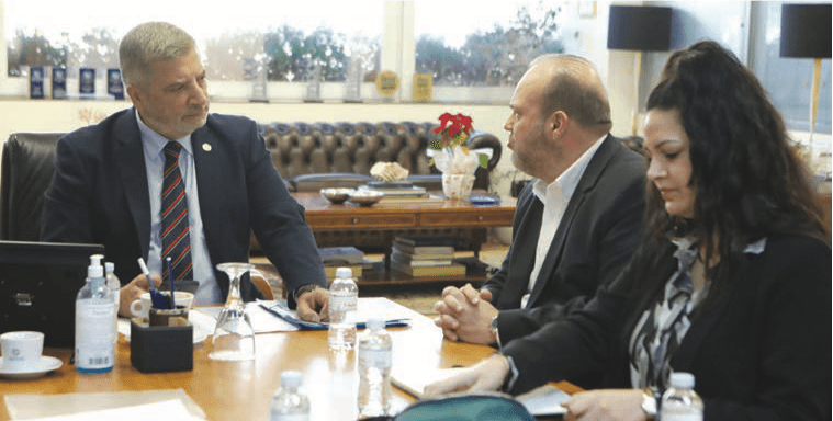 Η Περιφέρεια Αττικής χρηματοδοτεί δράση στήριξης νέων ελεύθερων επαγγελματιών Ρομά, με 1,5 εκατ. Ευρώ. Ξεκίνησε η υποβολή των αιτήσεων