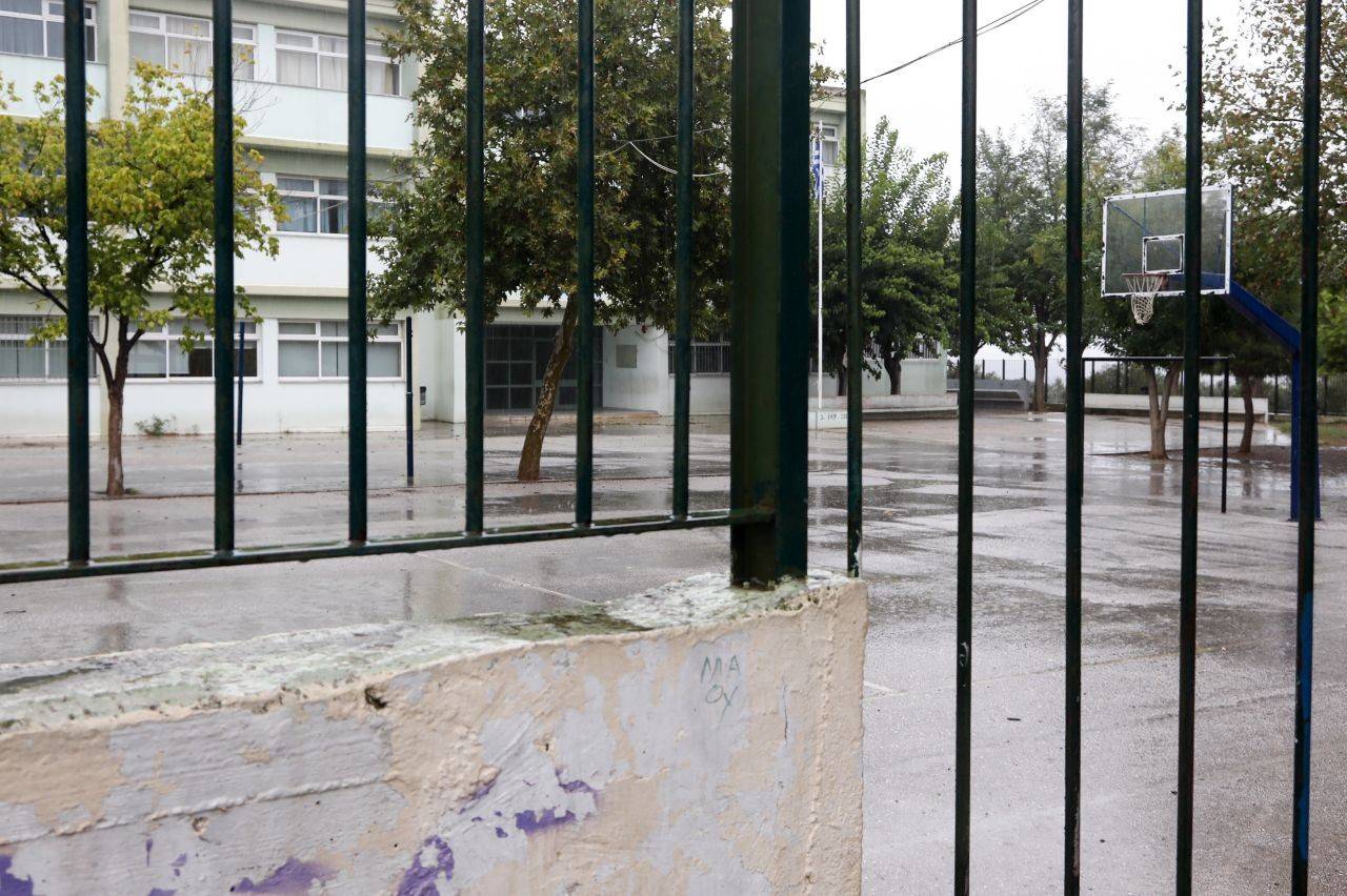 Πότε θα σταματήσει το έθιμο των εορταστικών πυροβολισμών κάντε επιτέλους κάτι
