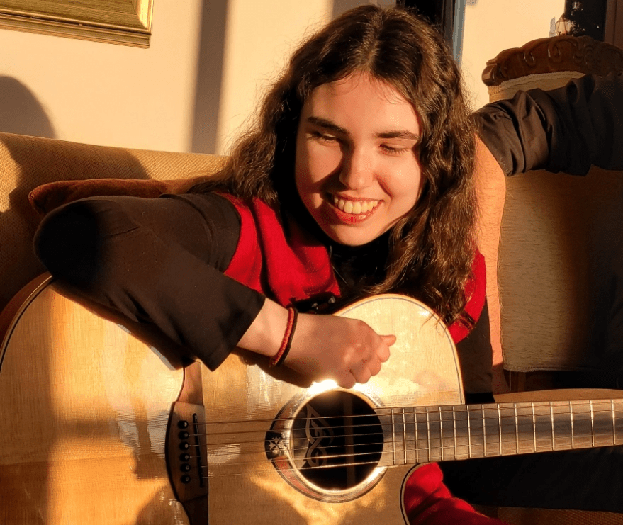 Τα κατάφερε η Αναστασία Μουστακάτου, θα εκπροσωπήσει την Ελλάδα στον 2ο παγκόσμιο διαγωνισμό τραγουδιού για μουσικούς με αναπηρία όρασης