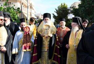 Κατανυκτική και ευλαβική η υποδοχή του Ιερού Λειψάνου του Αγίου Γεωργίου στον Άγιο Διονύσιο Αχαρνών