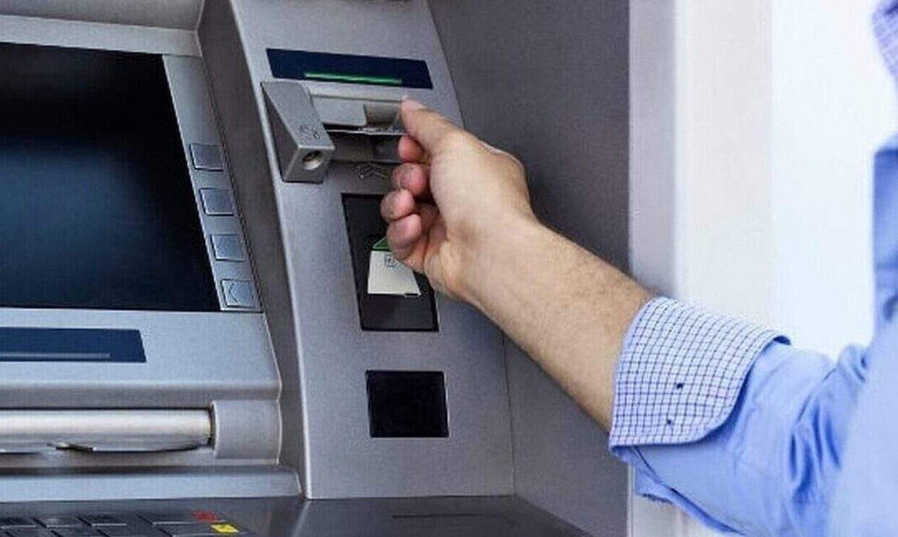 Τράπεζες: Ξεκινάει το μηνιαίο χαράτσι στις καταθέσεις μας – Πόσα χρήματα θα μας παίρνουν.