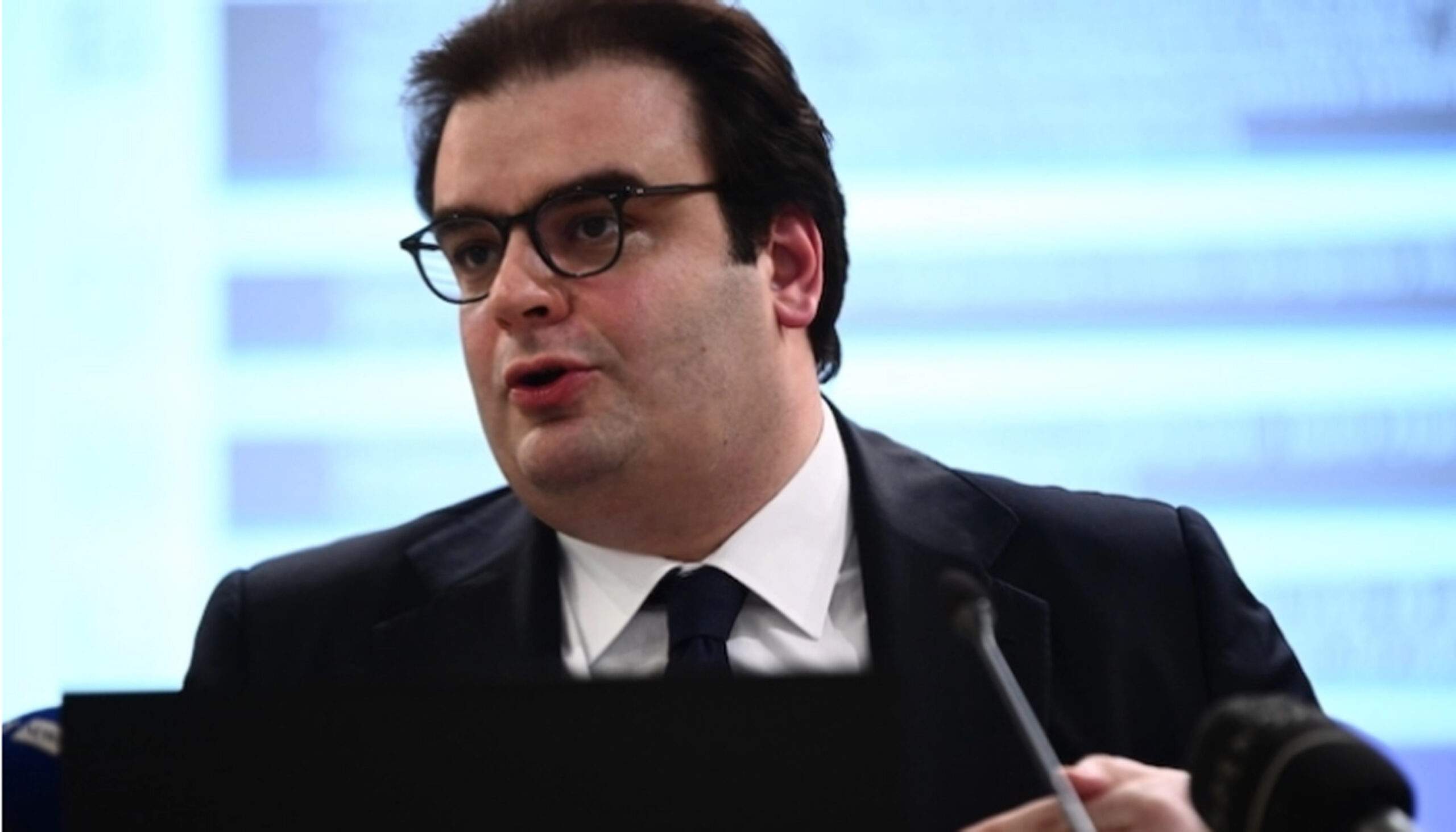 Voucher  300 ευρώ σε 35.000 μαθητές της Α΄Γυμνασίου για την άθληση τους.