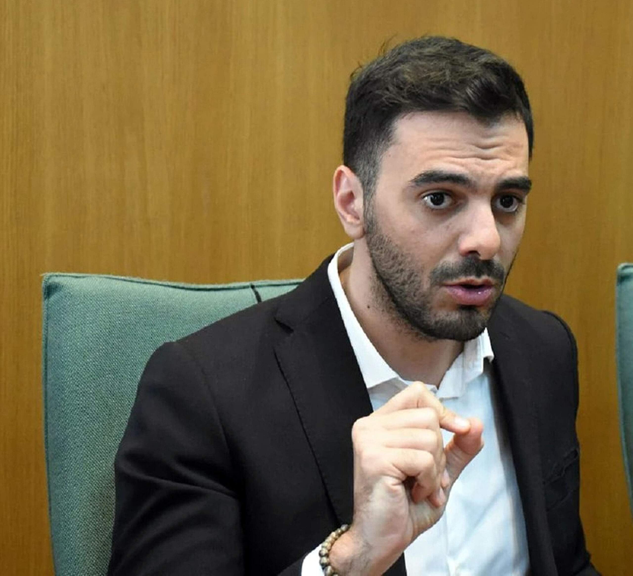 Μανώλης Χριστοδουλάκης: «Πόσες γυναίκες πρέπει να δολοφονηθούν ακόμη; Φτάνει πια»!