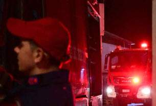 Φωτιά στον Ασπρόπυργο κοντά στην Αττική Οδό – Εστίες σε Μενίδι και Άνω Λιόσια