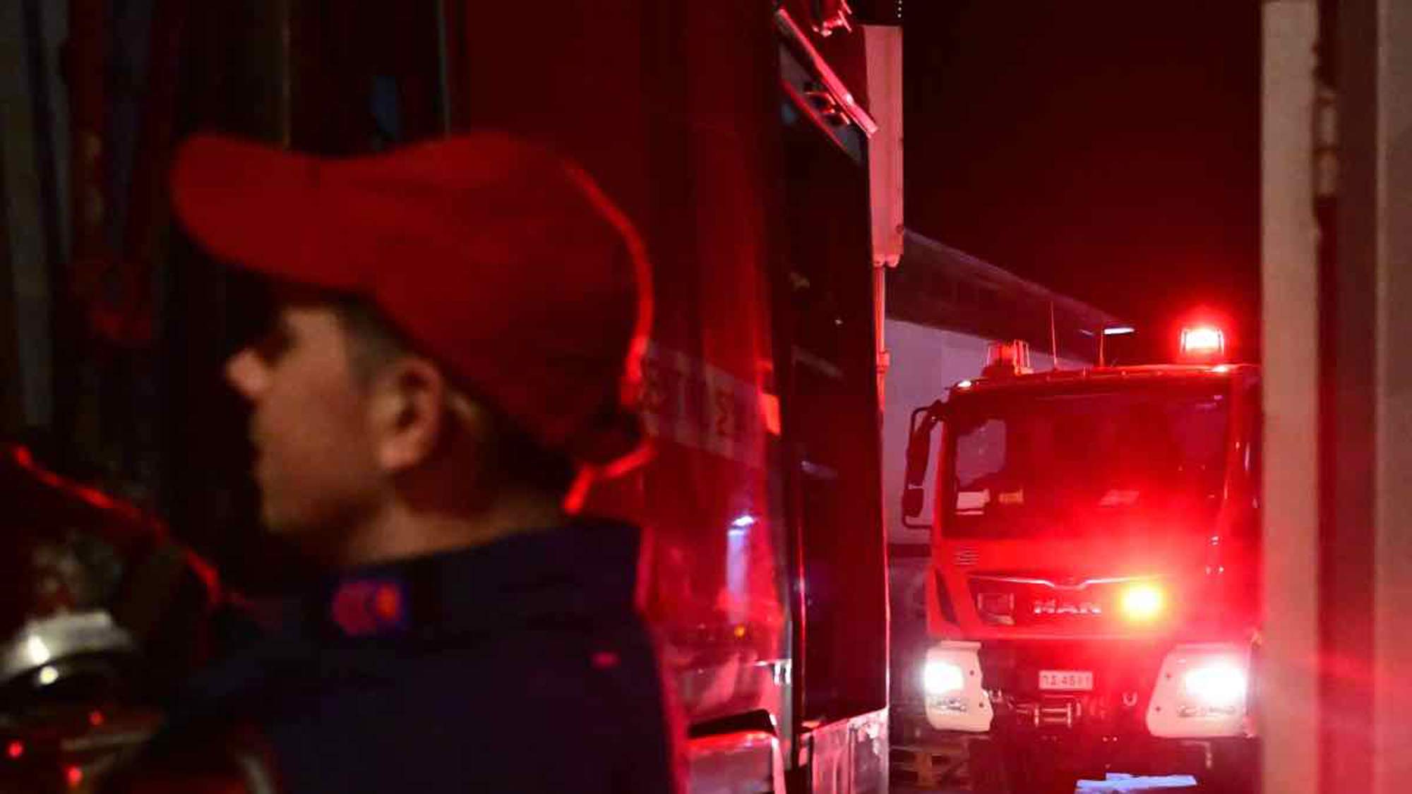 Φωτιά στον Ασπρόπυργο κοντά στην Αττική Οδό – Εστίες σε Μενίδι και Άνω Λιόσια