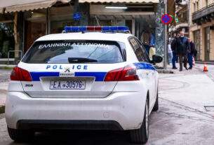 Μαχαίρωσαν 54χρονη έξω από στρατόπεδο Καποτά – Ψάχνουν τη γειτόνισσά της