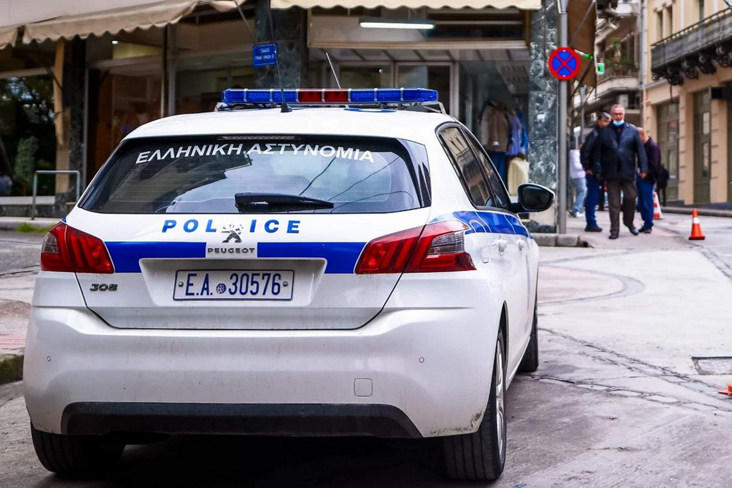 Μαχαίρωσαν 54χρονη έξω από στρατόπεδο Καποτά – Ψάχνουν τη γειτόνισσά της