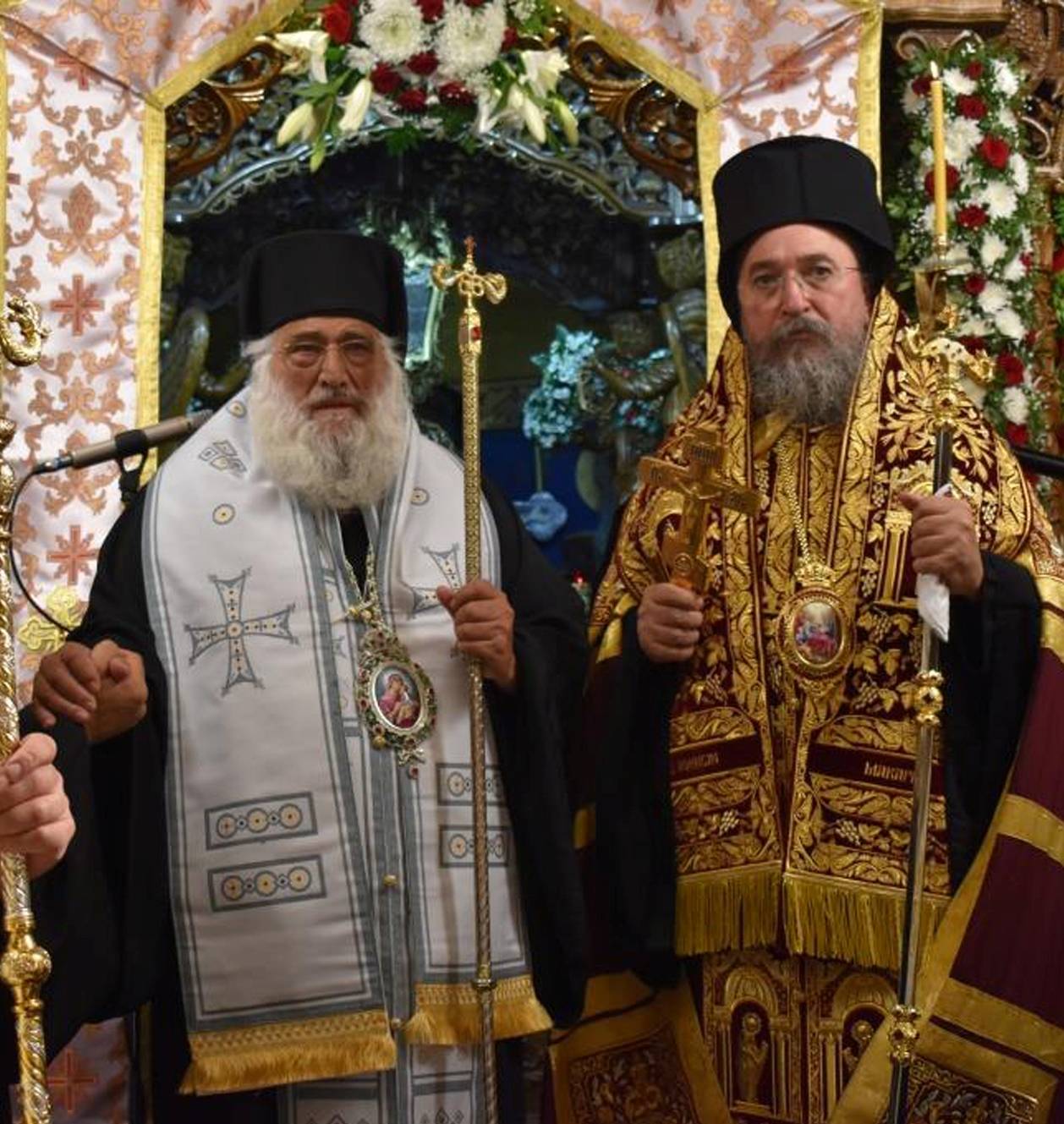 Λαοθάλασσα πιστών στη λιτάνευση της εικόνας της Παναγίας Κανάλας Άνω Λιοσίων.