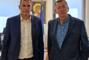 Καραμέρος: «Να πάρει πίσω το Υπουργείο Παιδείας όλες τις συγχωνεύσεις τμημάτων στην Ανατολική Αττική»