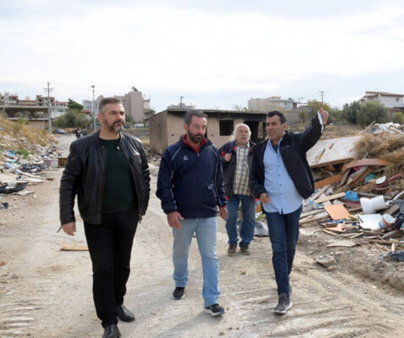 ΑΥΛΙΖΑ ΔΗΜΟΥ ΑΧΑΡΝΩΝ :  Το 902.gr και ο «Ριζοσπάστης» στο Ρέμα Εσχατιάς, εκεί που συντελείται ένα έγκλημα σε βάρος του λαού