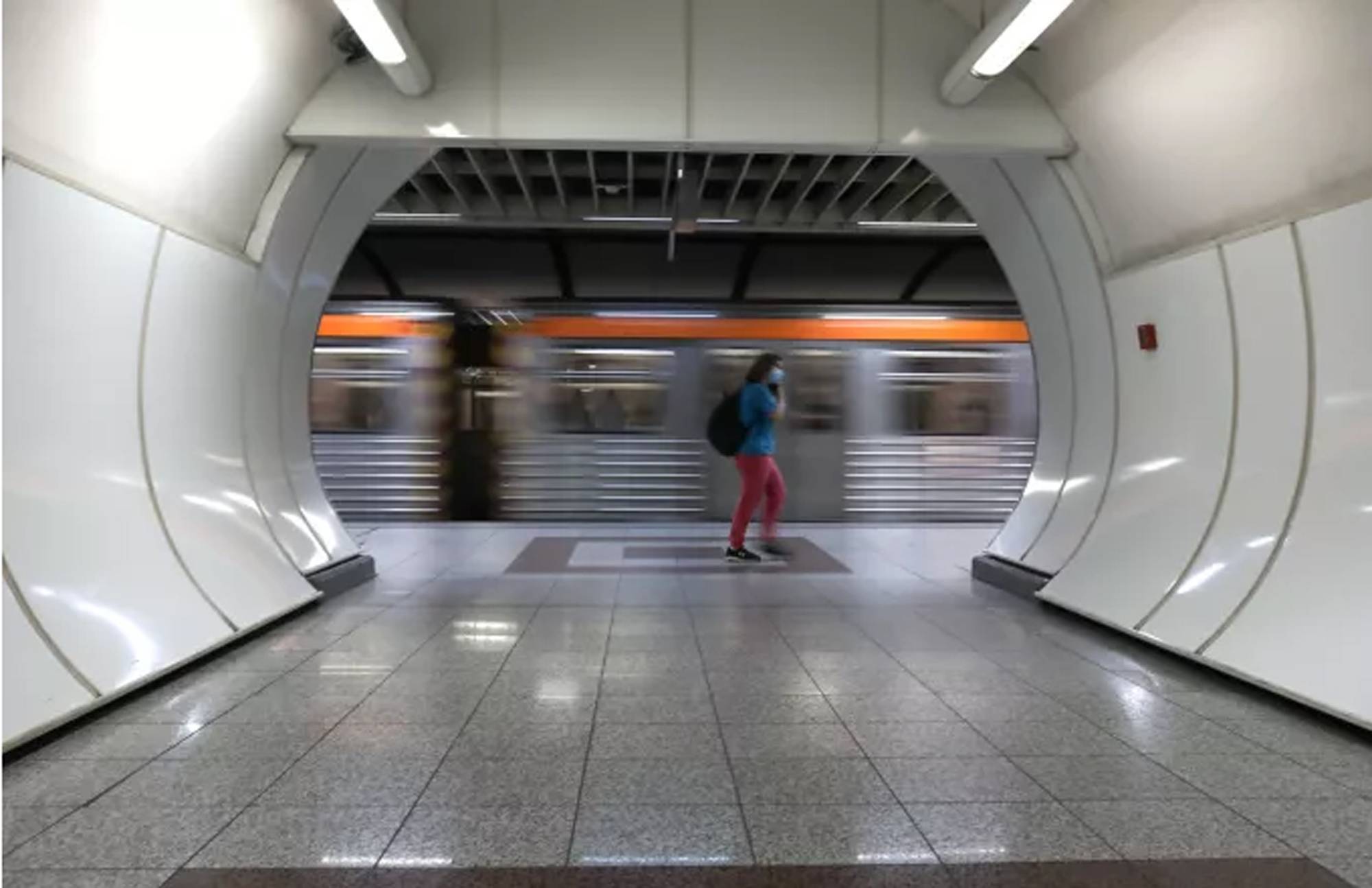 «Νεκρώνει» η χώρα αύριο λόγω της 24ωρης απεργίας της ΓΣΕΕ – ΑΔΕΔΥ: Πώς θα κινηθούν τα μέσα μεταφοράς