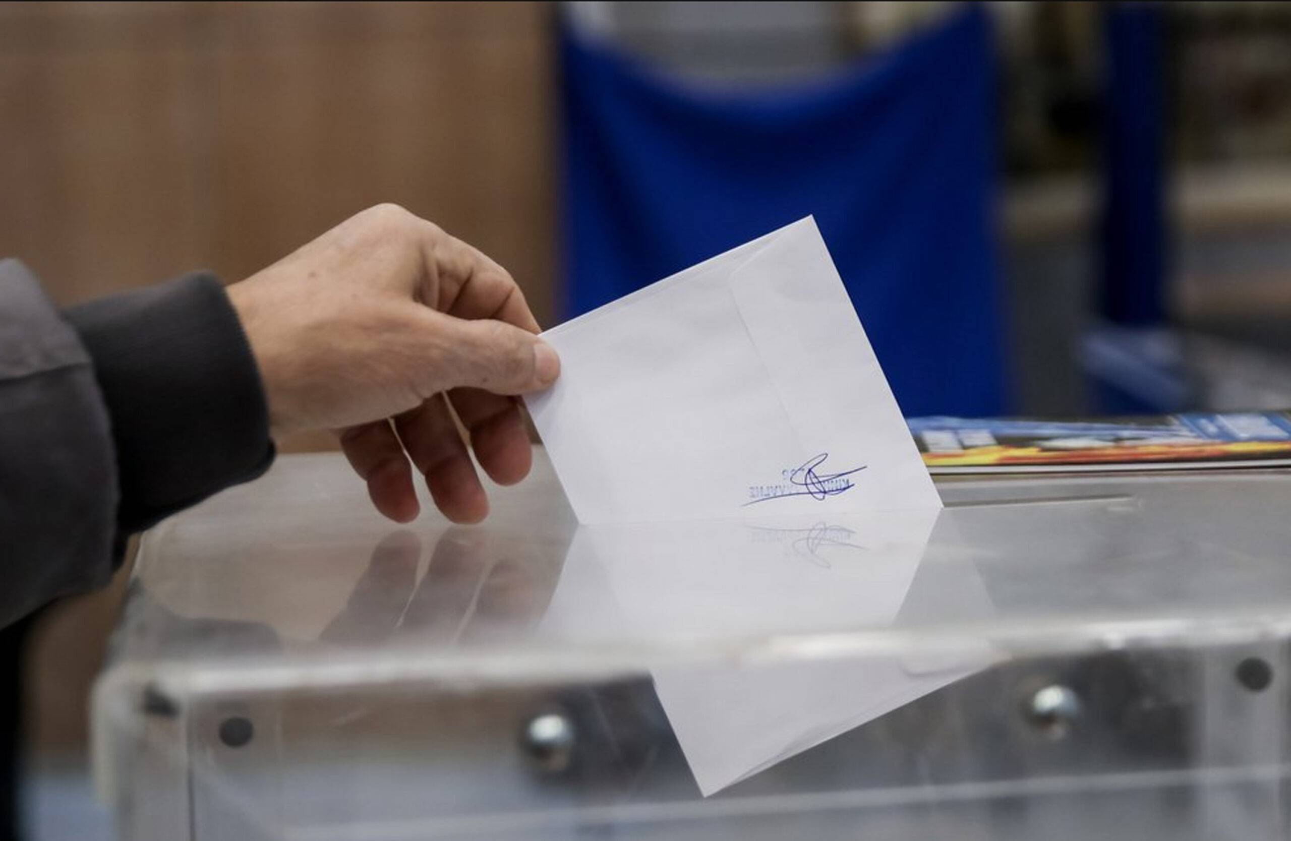 Δήμαρχοι με 40% και μέσω κινητού – Το πλάνο Λιβάνιου και οι προτάσεις των τοπικών αρχόντων