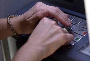 «Κόβονται» οι προμήθειες τραπεζών σε αυτές τις 5 συναλλαγές.