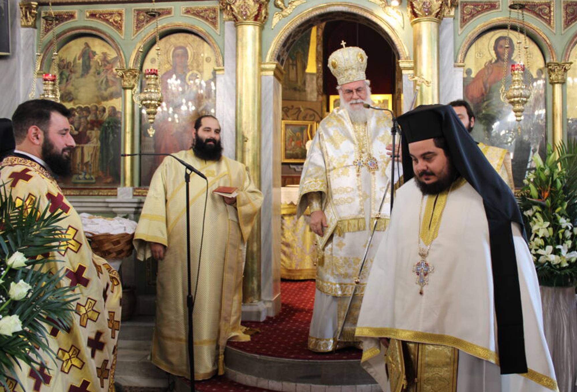Ο Μητροπολίτης Ιλίου στον  Ι. Ναό Κοιμήσεως της Θεοτόκου. Παρουσίασε  στους ενορίτες τον νέο Πρόεδρο Αρχιμ. Μιχαήλ Γιαννακέλο.