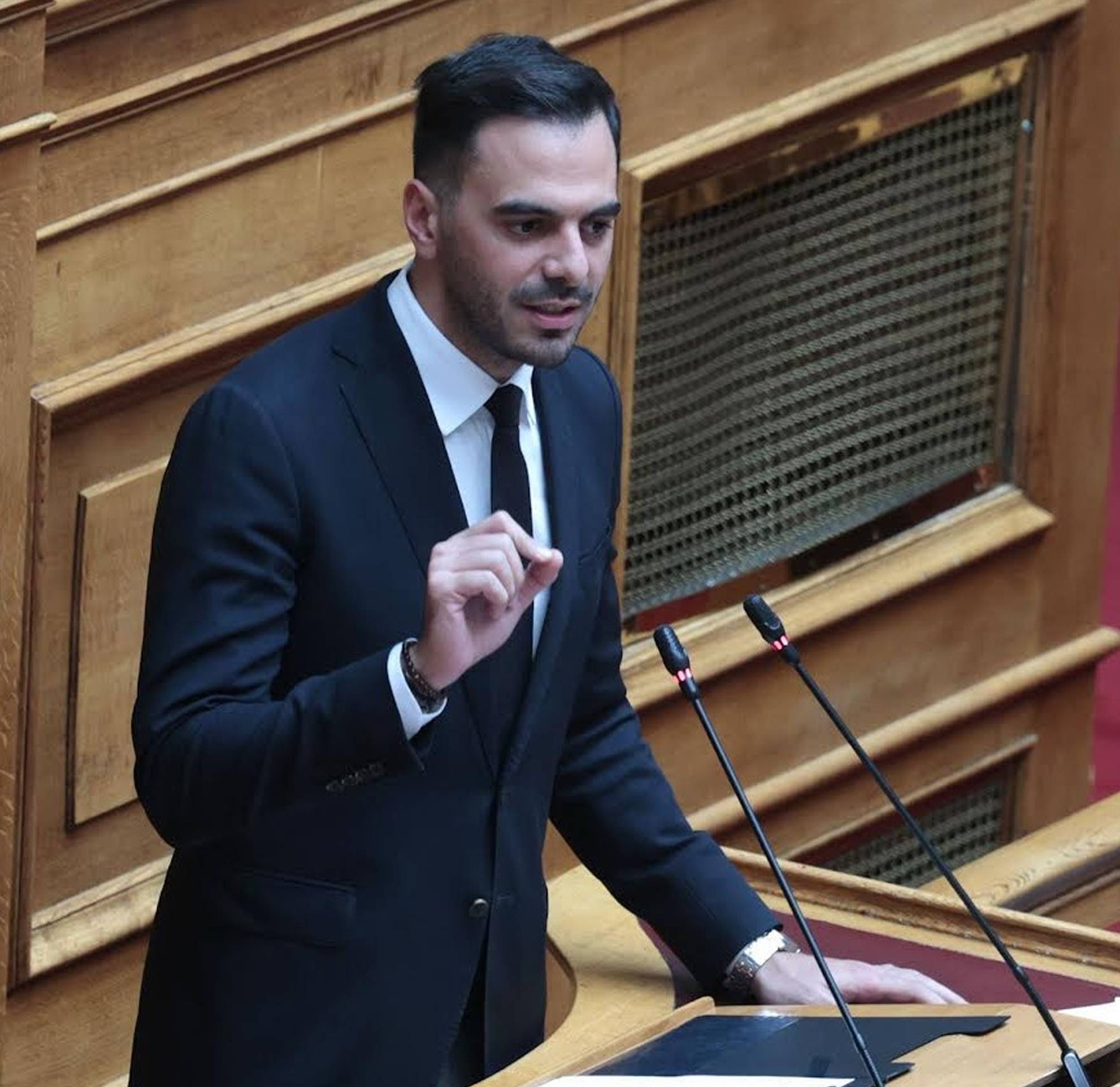 Χριστοδουλάκης: Πετύχαμε τη συγκοινωνιακή διασύνδεση του Δήμου Σαρωνικού με τον Προαστιακό και το Κέντρο Υγείας Καλυβίων