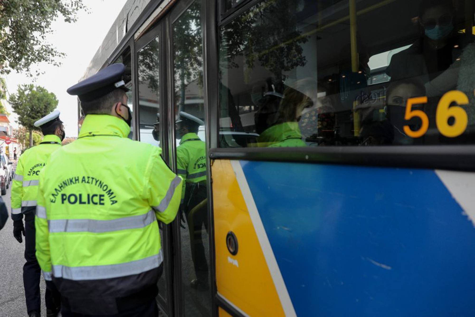 Βάζουν αστυνομικούς σε Λεωφορεία και τρένα στη Δυτική Αττική.
