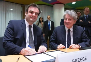 Πιερρακάκης: H ανάπτυξη που έχουμε πετύχει πρέπει να καταστεί βιώσιμη