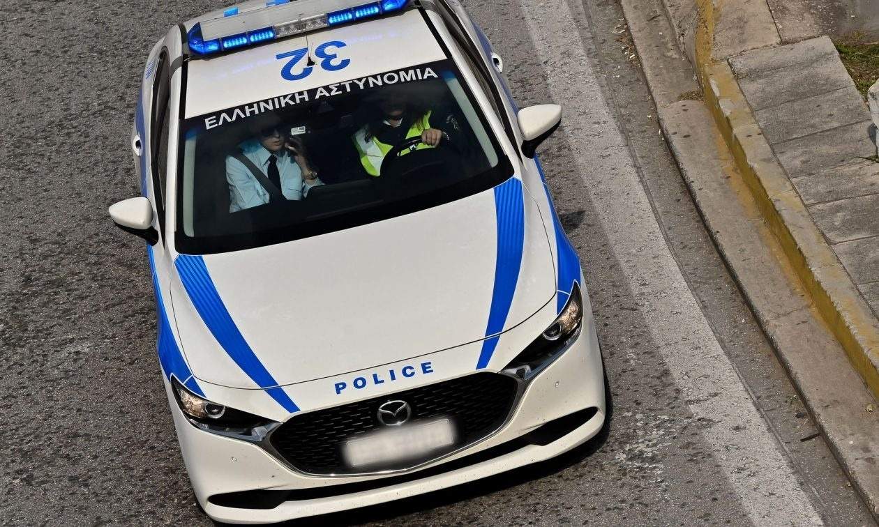Αχαρνές: Άγρια ληστεία σε 60χρονη – Την έσυραν στο έδαφος για να της πάρουν την τσάντα