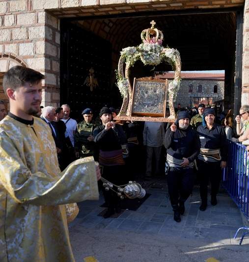 Σήμερον η χάρις της Οσίας Ειρήνης Χρυσοβαλάντου ημάς συνήγαγε …