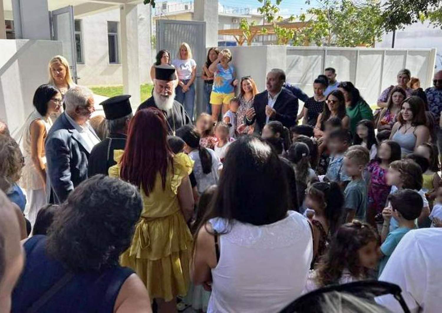 Πρόγραμμα τέλεσης αγιασμού σε σχολεία από τον Σεβασμιώτατο Μητροπολίτη Αθηναγόρα.