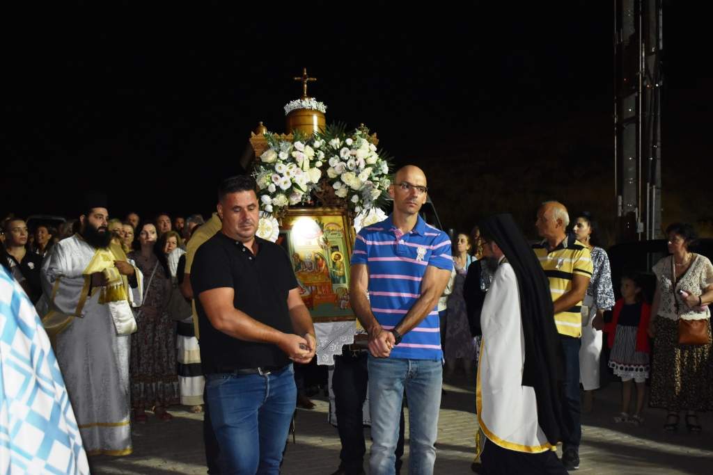 Κατάνυξη και κοσμοπλημμύρα στην Ιερά Μονή της Ντάρδιζας