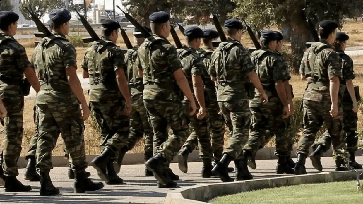 Στρατιωτική θητεία: Κίνητρα για όσους κατατάσσονται αμέσως μετά το Λύκειο.