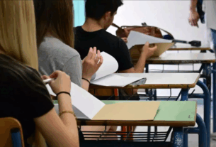 Αλλάζει το Λύκειο: Έρχεται το Εθνικό Απολυτήριο με ψηφιακές εξετάσεις και διαφάνεια.