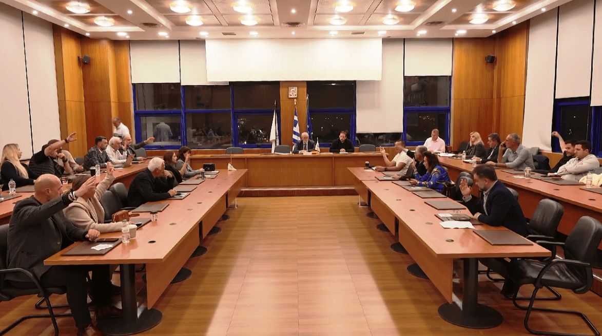 Σταθερά Δημοτικά Τέλη για το 2026 και αυξημένα εισοδηματικά όρια για απαλλαγές και ελαφρύνσεις, στο Δήμο Αχαρνών.