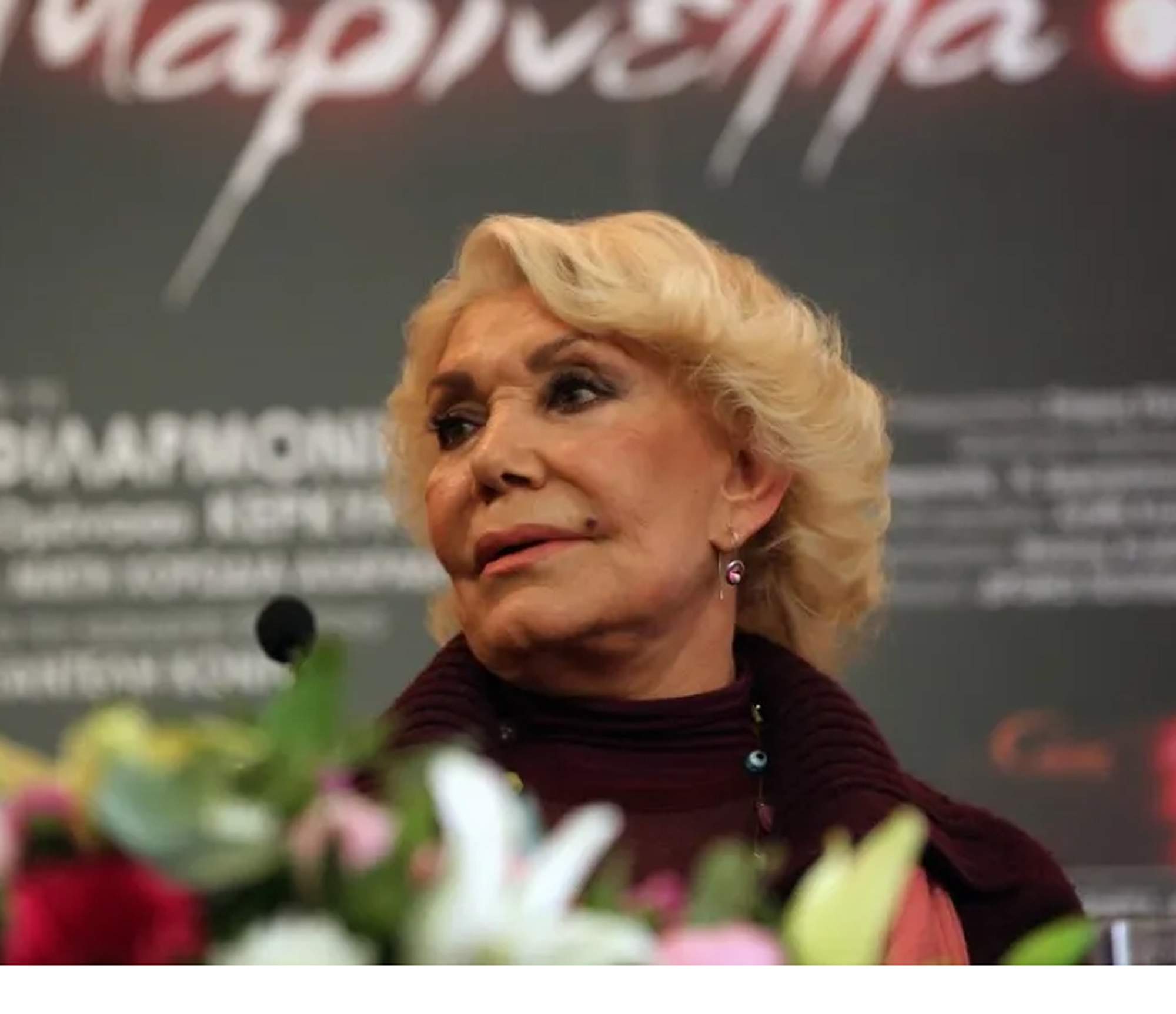 Πέθανε η μεγάλη Κυρία του ελληνικού τραγουδιού, Μαρινέλλα.