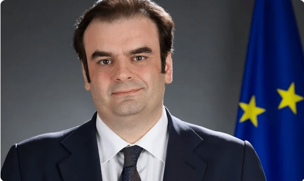 Τριπλή παρέμβαση για χρέη σε εφορία, ταμεία και τράπεζες: Ποιοι μπαίνουν στις νέες 72 δόσεις, ο εξωδικαστικός και ο ρόλος της πάγιας ρύθμισης των 24 δόσεων.