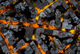 Μεταβιβάσεις ακινήτων: Τέλος στο αδιέξοδο με τον φόρο κληρονομιάς – Θα παρακρατείται απευθείας από τα χρήματα της πώλησης.